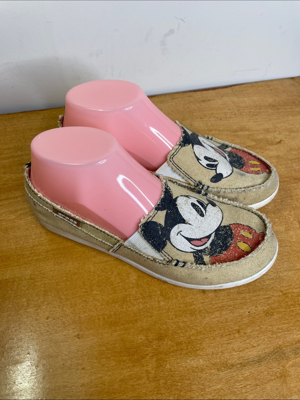 CROCS Beige Canvas Mickey Mouse Slip-On Sneakers. Size 7